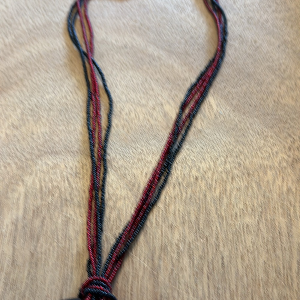 Black and red beaded necklace with large hand made glass pendant 16” - Picture 4 of 6